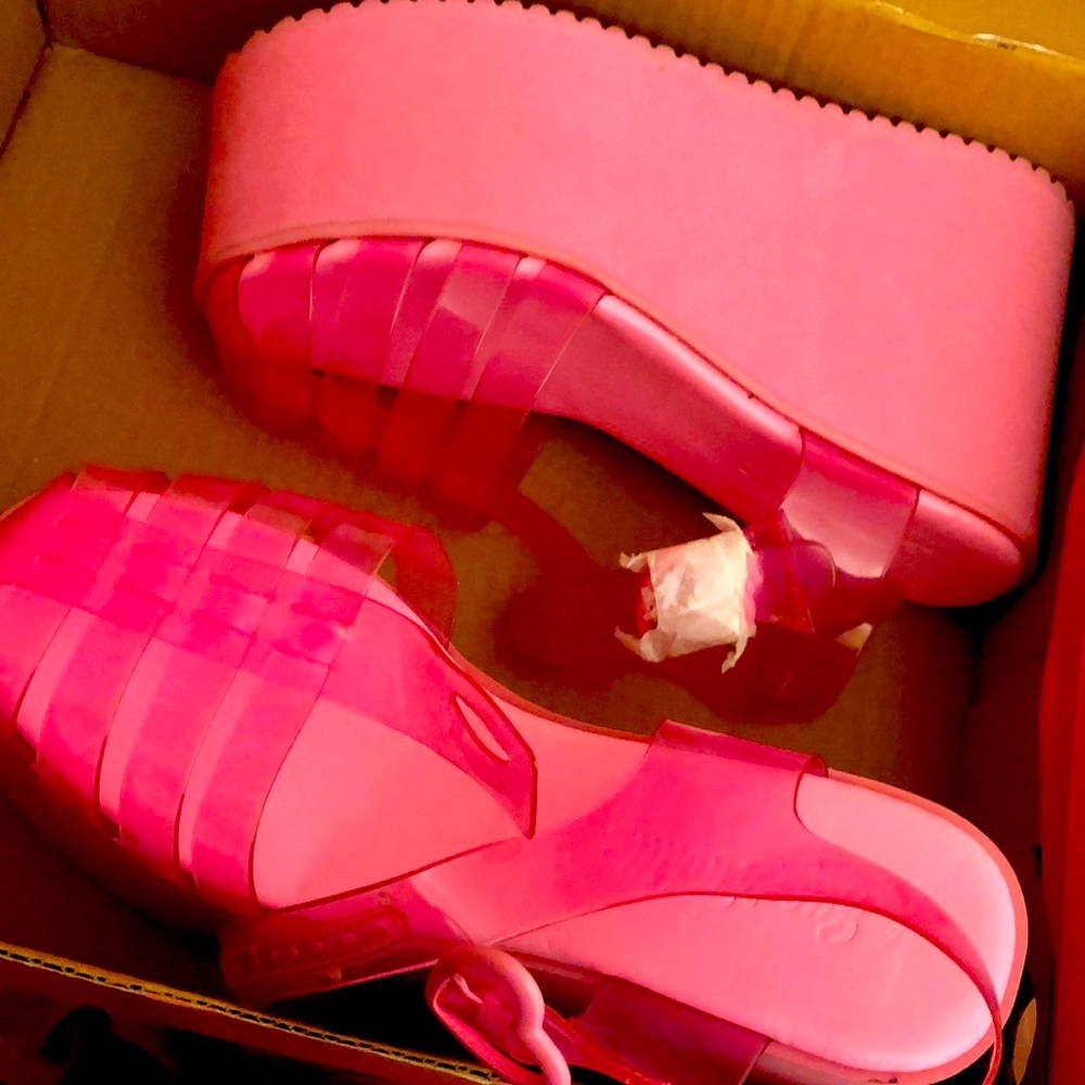 Size 6 brand new never worn a little scuffed from being in the closet